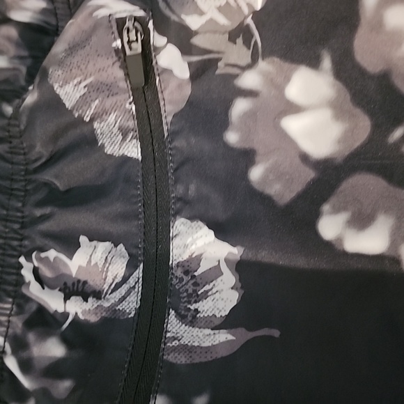 Active wear shorts joe fresh. Black & white. - Picture 3 of 5